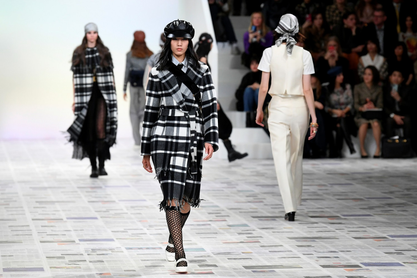 Dior plays with 1970s influences at Paris Fashion Week - Lifestyle ...