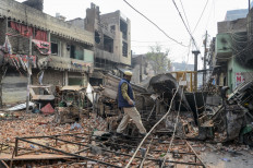 Sporadic violence in Delhi as death toll hits 32