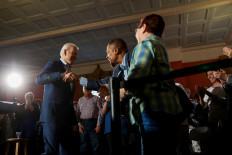 Biden lands key endorsement as Democrats campaign in South Carolina