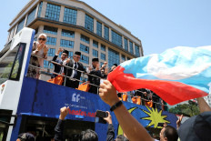 Malaysia uncertainty grows as Mahathir's plan for parliament vote rejected