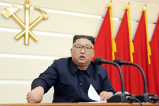  North Korea's Kim reappears after weeks of speculation 