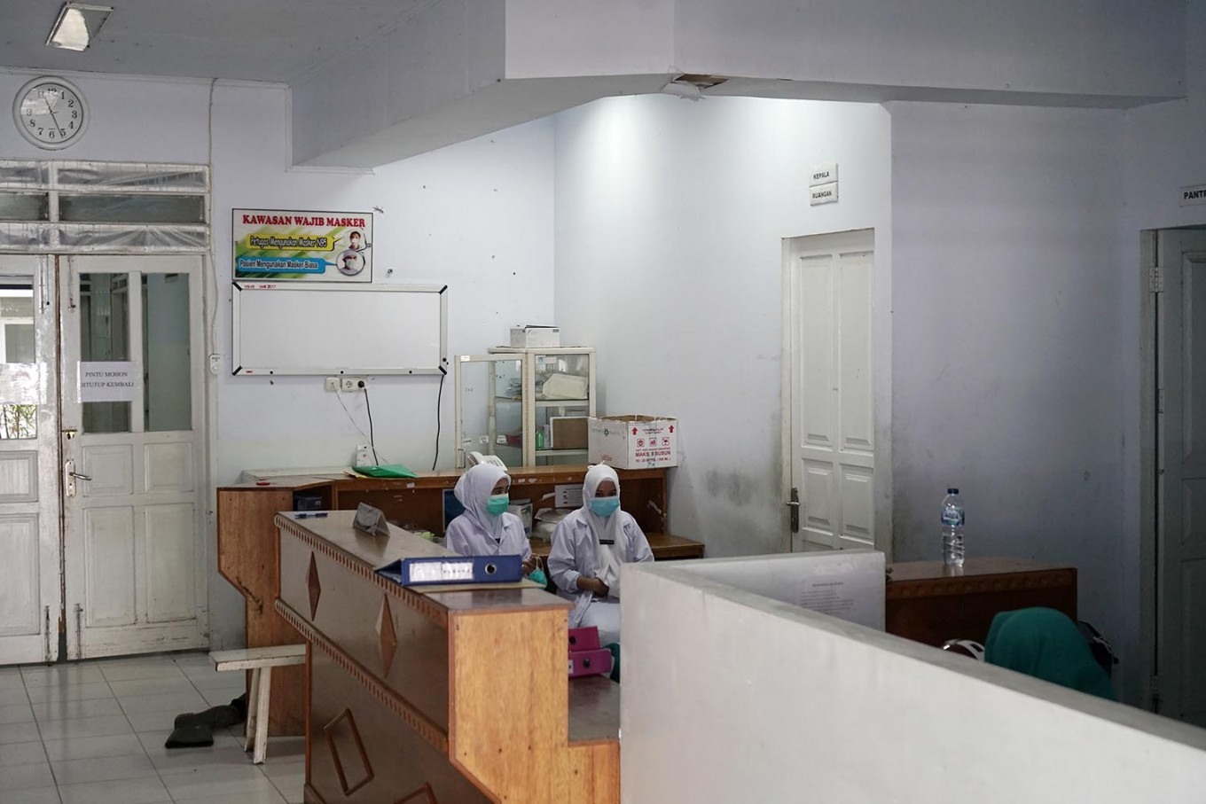 Why Are We Being Treated Like This Nurses Handling Covid 19 Evicted As Landlord Fears Infection National The Jakarta Post
