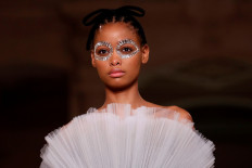 Giambattista Valli celebrates Parisian attitude in catwalk show