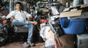Nurcholis Agi, a man who has built a &lsquo;mall&rsquo; of junk | Urban Tales