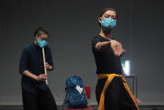 Chinese artists turn stranded story into a show in Yogyakarta