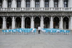 Quarter of Italian population put under virus lockdown