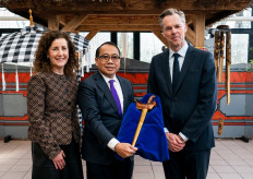 Presidential Secretariat hands over artifacts from Netherlands to National Museum