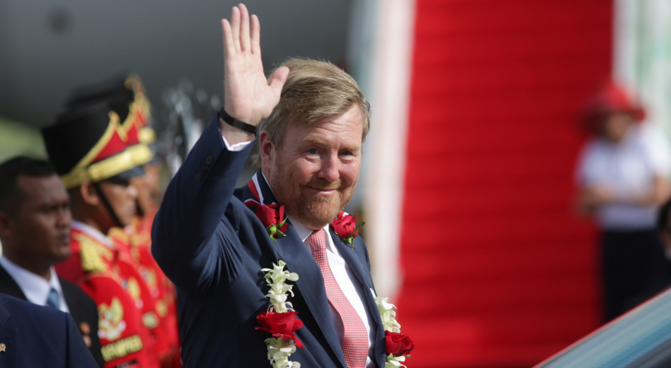 King Willem-Alexander of the Netherlands touches down in Jakarta
