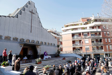 Rome churches remain open after Catholics rail against 'Christ in quarantine'
