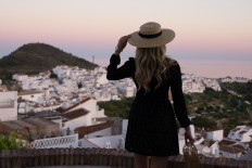 On Instagram, the Facebook Inc.-owned photo-sharing app, many high-profile users still seem to be on vacation. 