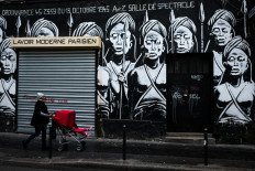 French police hand out 4,000 fines for violating virus lockdown