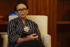 Indonesia bans entry of foreigners to curb spread of coronavirus