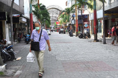 Jakarta declares emergency, but doubts persist over compliance with social distancing directive