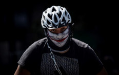 Chile, Peru close borders as Latin America grounds flights over pandemic