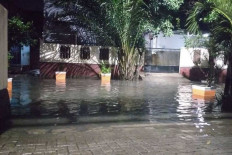 Jakarta to prepare tents for displaced COVID-19 patients during floods