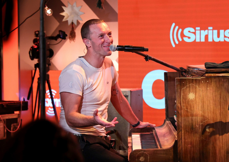 Still rockin’: Coldplay front man Chris Martin performs an exclusive stripped-down set on Jan. 15, 2020 for broadcaster SiriusXM and streaming platform Pandora at SiriusXM Hollywood Studio in Los Angeles, California.