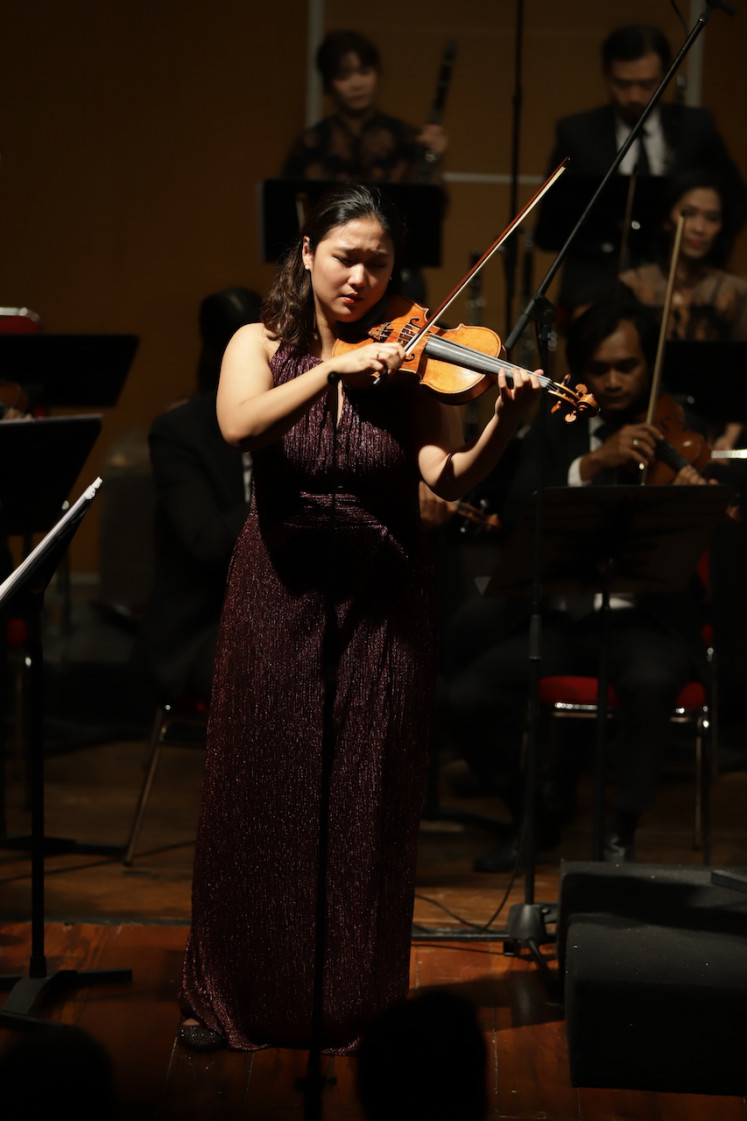 Collaboration: South Korean violist Park Sueye performs during the Malam Tchaikovsky (Tchaikovsky Night) concert at the Usmar Ismail Hall in South Jakarta on Feb. 21.