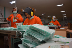 COVID-19: Hundreds of boxes of masks stolen from West Java hospital