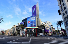 With coronavirus, acts of kindness abound in United States