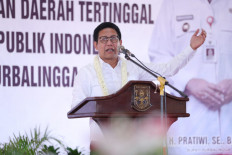  Villages, Disadvantaged Regions and Transmigration Minister Abdul Halim Iskandar.
