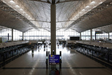 Hong Kong airport to resume limited transit services