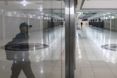 ‘We are dying’: No new shopping center openings, leasing grinds to halt