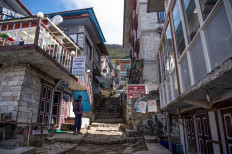 First virus-era Chinese expedition measures Everest