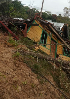 One killed, two houses destroyed in Tana Toraja landslide