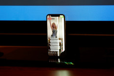 Belly dancer keeps Tunisians entertained through coronavirus lockdown