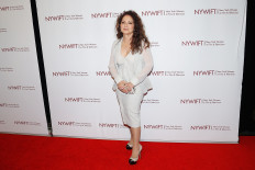 Gloria Estefan pitches in for star event to help US nurses