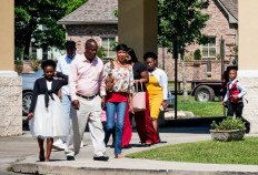 The Americans defying Palm Sunday quarantines: "Satan's trying to keep us apart"