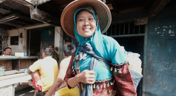 &lsquo;Jamu gendong&rsquo; vendors lure more customers amid COVID-19 pandemic