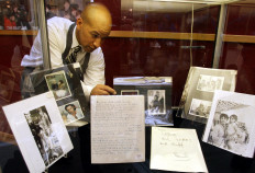 Handwritten 'Hey Jude' lyrics sell for $910,000