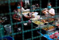 Bangkok's street food hub of Chinatown comes alive as lockdown eases