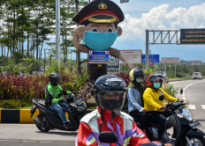 COVID-19: East Java village under quarantine after 43 'santri' test positive in Malaysia