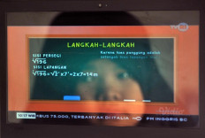Life without internet: Bornean students learn by radio during pandemic