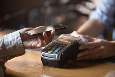 Wearing long sleeves and using cashless payment systems are some of the tips UNICEF shared on staying safe when leaving the house amid COVID-19.
