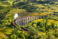 The Jacobite Stream train runs for 42 miles from Fort William to Mallaig, giving the passengers stunning views through mountains and glens. Among the landmarks passed are Ben Nevis and Loch Ness.