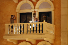 Qatar musicians give balcony gig to banish virus blues