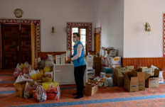 Turkish mosque turned into temporary 'supermarket' 