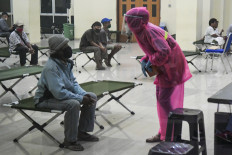 COVID-19: Jakarta turns sports halls into temporary homeless shelters