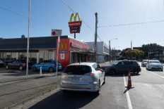 Burgers, fries and coffee: New Zealanders rush for fast food as lockdown eases