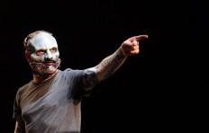 Slipknot’s Corey Taylor auctioning his guitars for COVID-19 relief efforts
