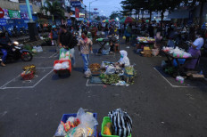 Salatiga opens traditional market with physical distancing requirements in place