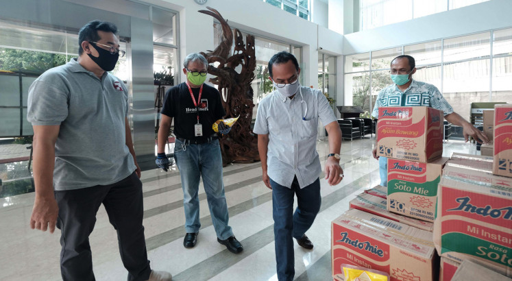 &lsquo;The Jakarta Post&rsquo; raises funds for gravediggers handling COVID-19 burials