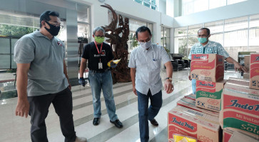 &lsquo;The Jakarta Post&rsquo; raises funds for gravediggers handling COVID-19 burials