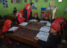 Indonesian female school heads: Why so few and why we need more?