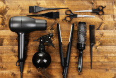 Illustration of hairdressing tools.