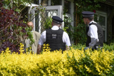 London police reassure elderly amid pandemic