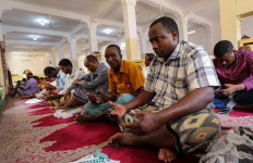 Faithful undeterred at Ramadan, even as virus spreads in Somalia